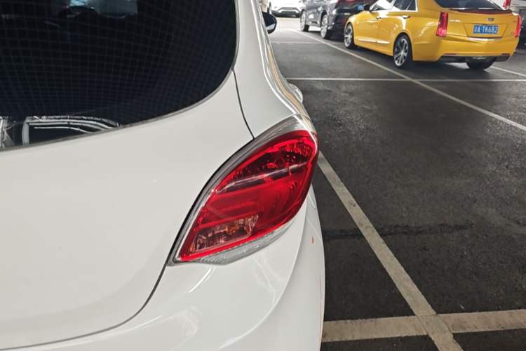 Used CHANGAN Benni E-Star 2021 National Edition Xin Yue Version (Fast-Charging Edition) Lithium Iron Phosphate (31.95 kWh) Exterior 3