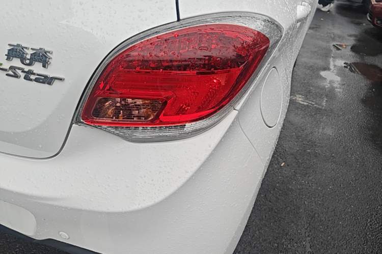 Used CHANGAN Benni E-Star 2021 National Edition Xin Yue Version Lithium Iron Phosphate (31.86 kWh) Exterior 3