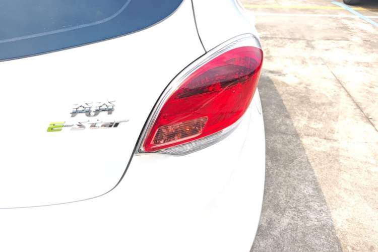 Used CHANGAN Benni E-Star 2021 National Edition Colorful Version Lithium Iron Phosphate (31.95 kWh) Exterior 3