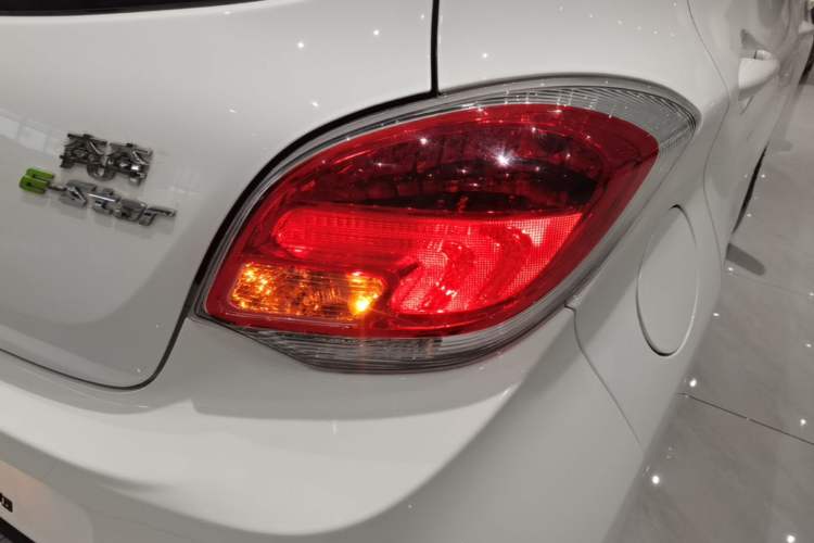 Used CHANGAN Benni E-Star 2021 National Edition Xinyue Version (Fast-Charging Edition) Lithium NMC Exterior 3