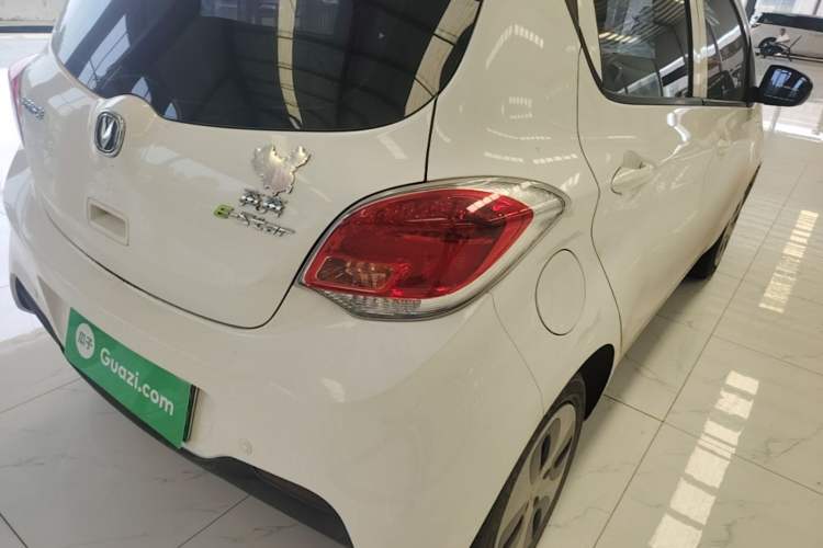 Used CHANGAN Benni E-Star 2021 National Edition Xin Yue Version Lithium Iron Phosphate (31.86 kWh) Exterior 3