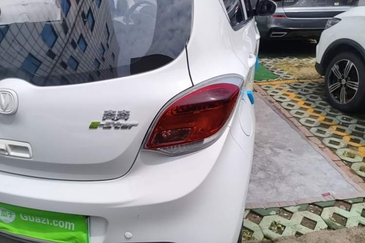 Used CHANGAN Benni E-Star 2021 National Edition Colorful Version Lithium Iron Phosphate (31.18 kWh) Exterior 3