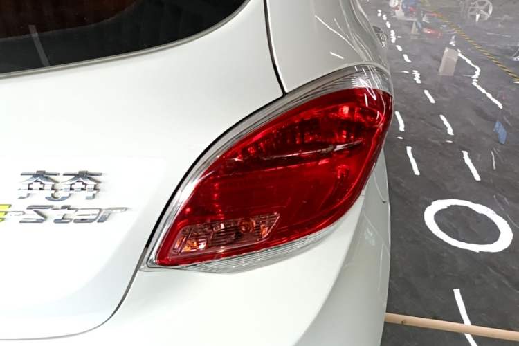 Used CHANGAN Benni E-Star 2021 National Edition Xin Yue Version (Fast-Charging Edition) Lithium Iron Phosphate (31.18 kWh) Exterior 3