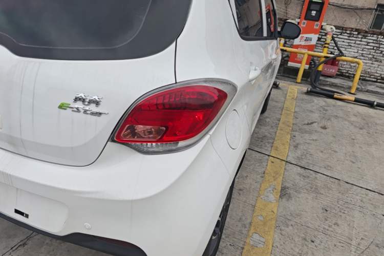 Used CHANGAN Benni E-Star 2021 National Edition Colorful Version Lithium Iron Phosphate (31.95 kWh) Exterior 3