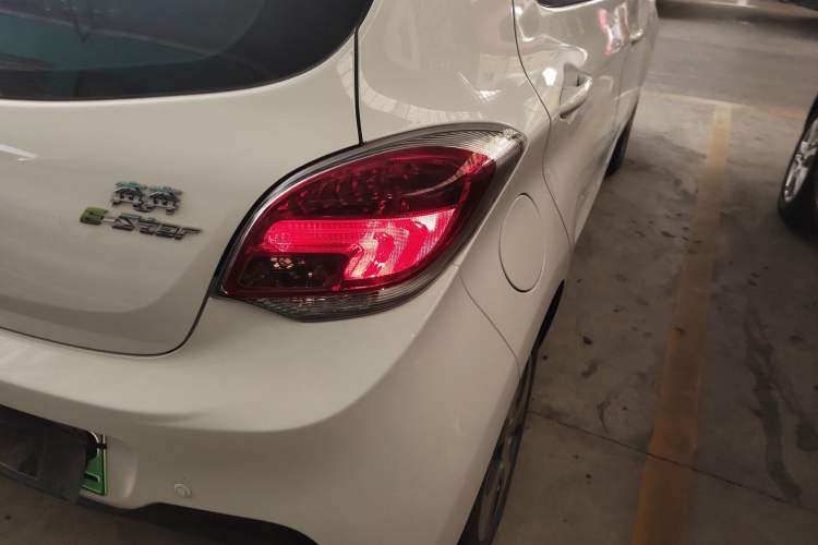 Used CHANGAN Benni E-Star 2021 National Edition Xin Yue Version Lithium Iron Phosphate (31.86 kWh) Exterior 3