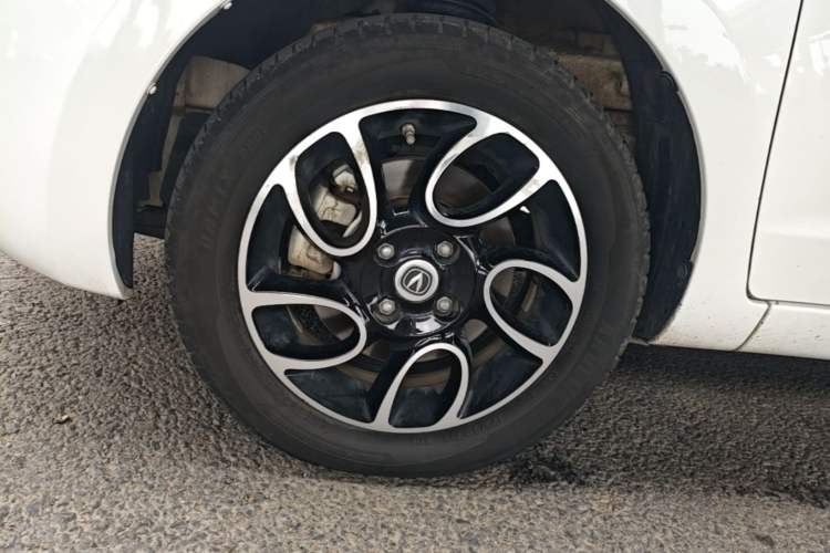 Used CHANGAN Benni E-Star 2021 National Edition Colorful Version Lithium Iron Phosphate (31.86 kWh) Exterior 4