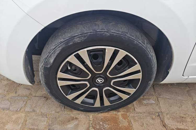 Used CHANGAN Benni E-Star 2021 National Edition Xin Yue Version (Fast-Charging Edition) Lithium Iron Phosphate (31.18 kWh) Exterior 4