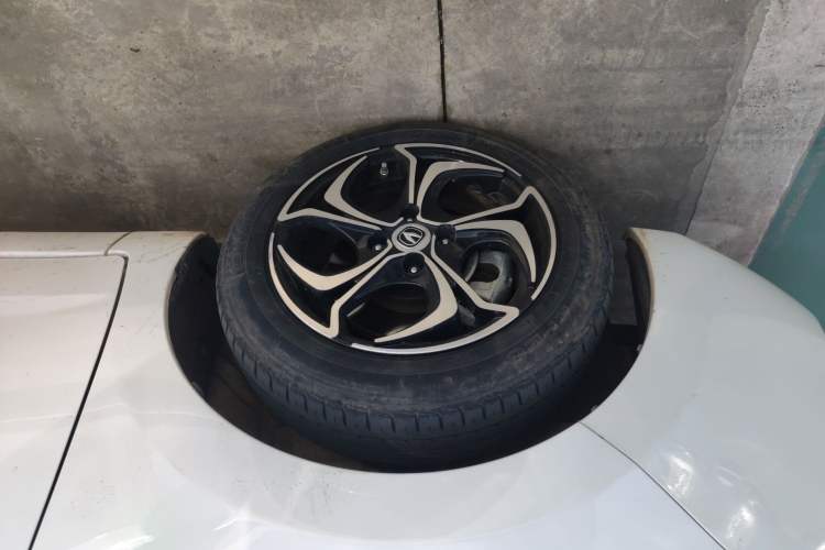 Used CHANGAN Benni E-Star 2021 National Edition Xin Yue Version Lithium Iron Phosphate (31.18 kWh) Exterior 4
