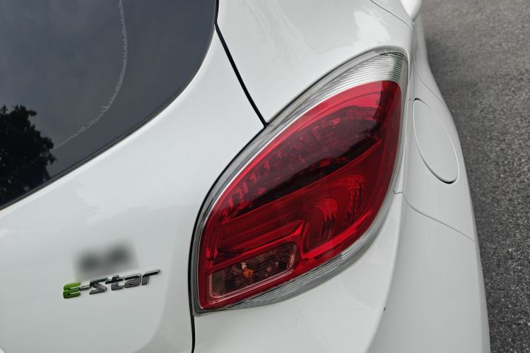 Used CHANGAN Benni E-Star 2021 National Edition Xin Yue Version (Fast-Charging Edition) Lithium Iron Phosphate (31.95 kWh) Exterior 8