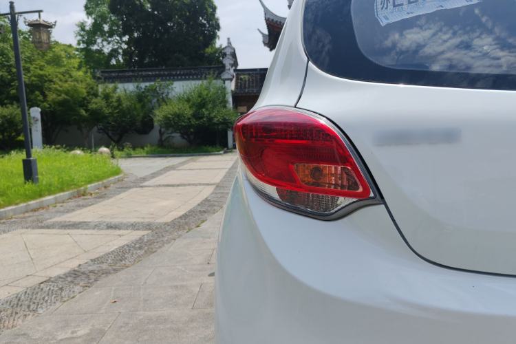 Used CHANGAN Benni E-Star 2021 National Edition Xin Yue Version (Fast-Charging Edition) Lithium Iron Phosphate (31.18 kWh) Exterior 8