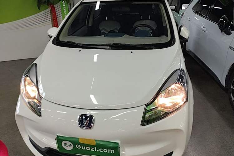 Used CHANGAN Benni E-Star 2021 National Edition Colorful Version Lithium Iron Phosphate (31.18 kWh) Front