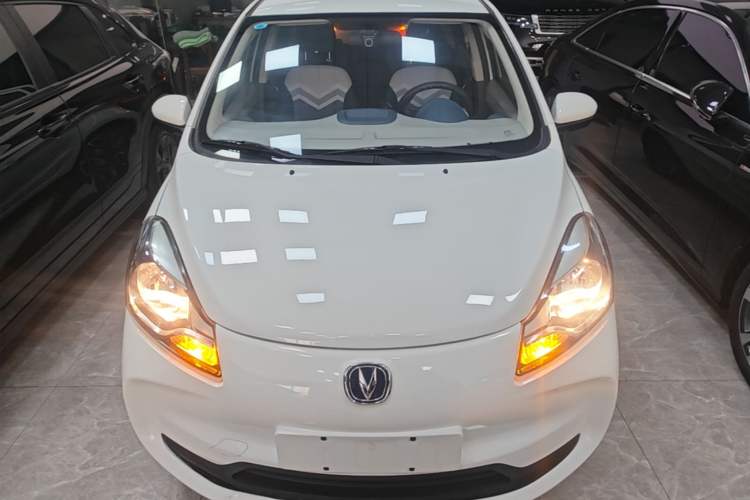 Used CHANGAN Benni E-Star 2021 National Edition Colorful Version Lithium Iron Phosphate (31.86 kWh) Front