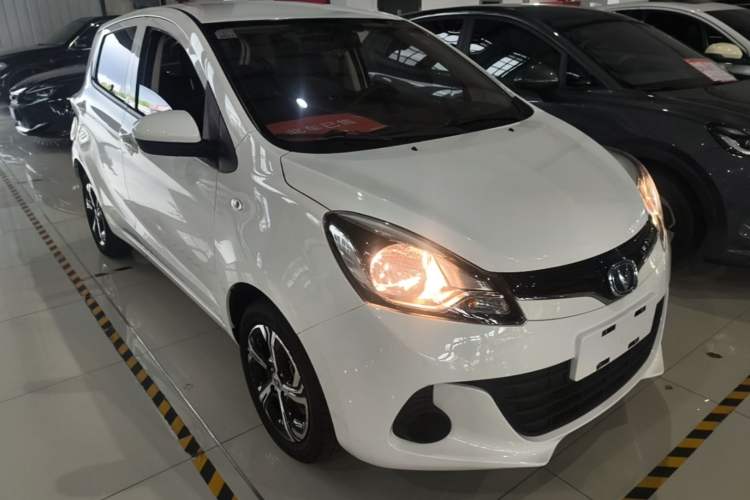 Used CHANGAN Benni E-Star 2021 National Edition Xin Yue Version Lithium-Ion Battery Front Right 45 Deg