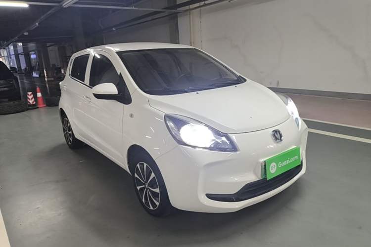 Used CHANGAN Benni E-Star 2021 National Edition Xin Yue Version Lithium Iron Phosphate (31.86 kWh) Front Right 45 Deg