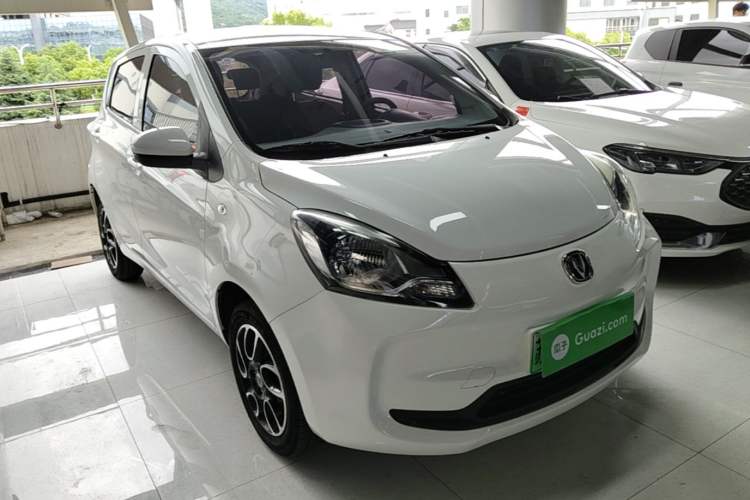 Used CHANGAN Benni E-Star 2021 National Edition Colorful Version Lithium Iron Phosphate (31.86 kWh) Front Right 45 Deg