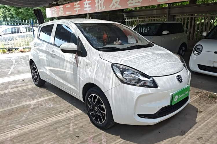 Used CHANGAN Benni E-Star 2021 National Edition Colorful Version Lithium Iron Phosphate (31.86 kWh) Front Right 45 Deg