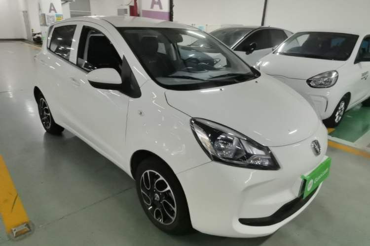Used CHANGAN Benni E-Star 2021 National Edition Colorful Version Lithium Iron Phosphate (31.86 kWh) Front Right 45 Deg