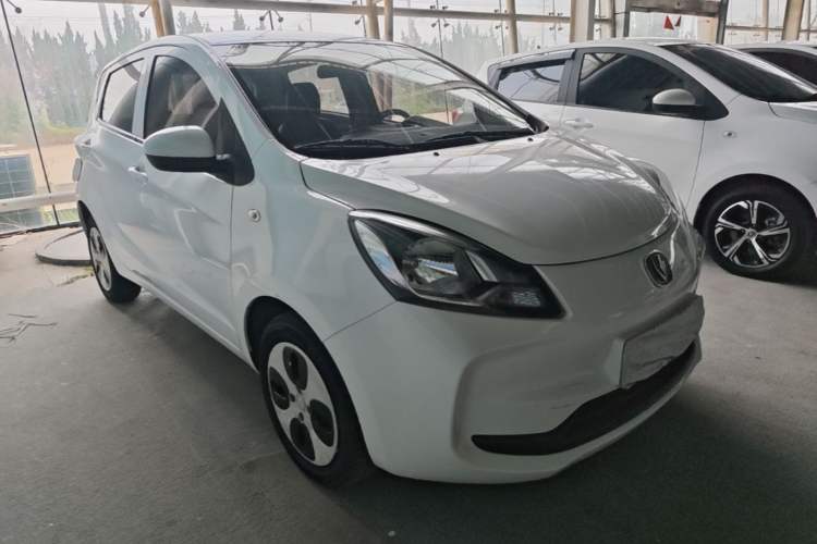 Used CHANGAN Benni E-Star 2021 National Edition Xin Yue Version (Fast-Charging Edition) Lithium Iron Phosphate (31.18 kWh) Front Right 45 Deg
