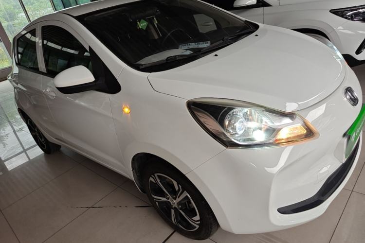 Used CHANGAN Benni E-Star 2021 National Edition Xin Yue Version (Fast-Charging Edition) Lithium Iron Phosphate (31.95 kWh) Front Right 45 Deg