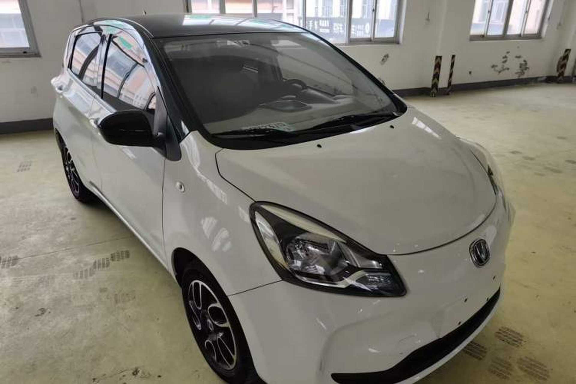 Used CHANGAN Benni E-Star 2021 National Edition XinYi Edition Lithium Iron Phosphate (31.86 kWh) Front Right 45 Deg