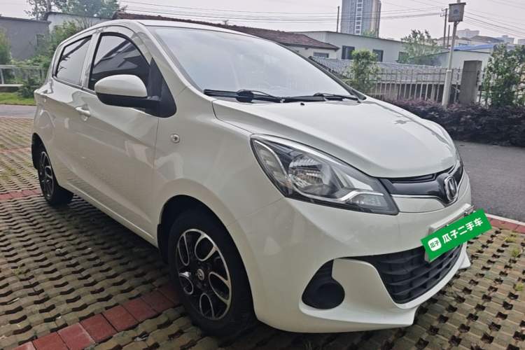 Used CHANGAN Benni E-Star 2021 National Edition Xin Yue Version (Fast-Charging Edition) Lithium Iron Phosphate (31.18 kWh) Front Right 45 Deg