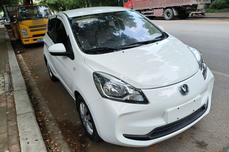 Used CHANGAN Benni E-Star 2021 National Edition Xin Yue Version (Fast-Charging Edition) Lithium Iron Phosphate (31.18 kWh) Front Right 45 Deg