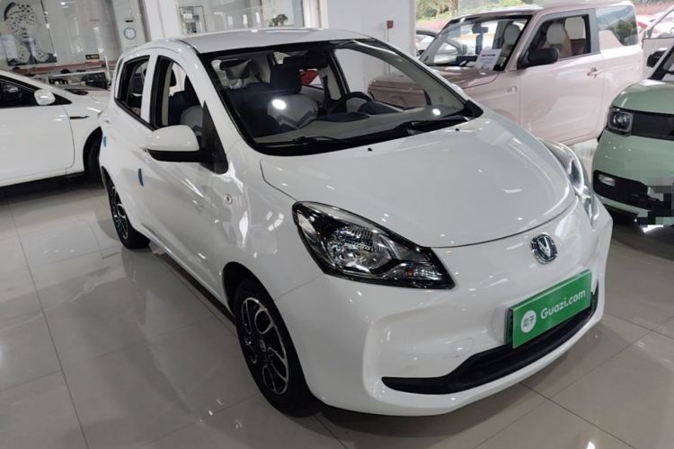 Used CHANGAN Benni E-Star 2021 National Edition Colorful Version Lithium Iron Phosphate (31.18 kWh) Front Right 45 Deg