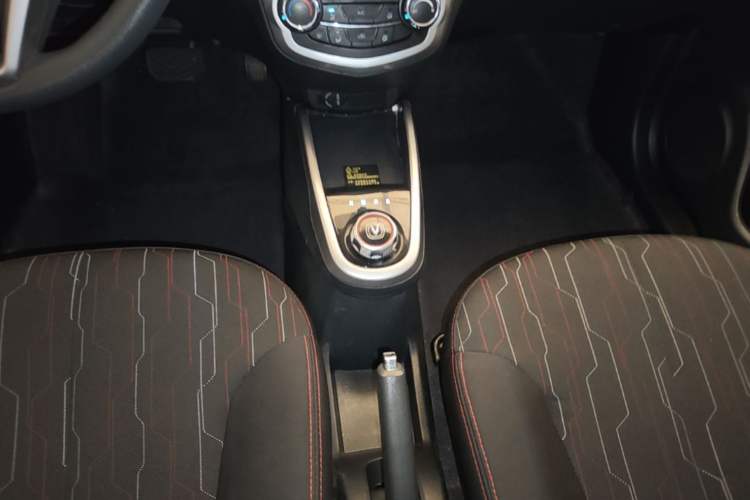 Used CHANGAN Benni E-Star 2021 National Edition Xin Yue Version (Fast-Charging Edition) Lithium Iron Phosphate (31.18 kWh) Gear Lever