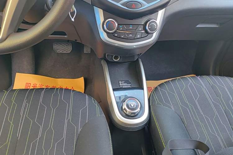 Used CHANGAN Benni E-Star 2021 National Edition Xin Yue Version Lithium Iron Phosphate (31.95 kWh) Gear Lever