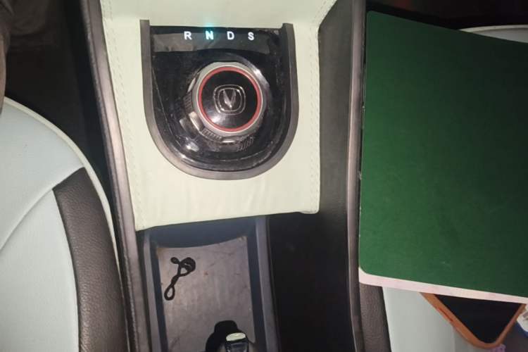 Used CHANGAN Benni E-Star 2021 National Edition Colorful Version Lithium Iron Phosphate (31.18 kWh) Gear Lever