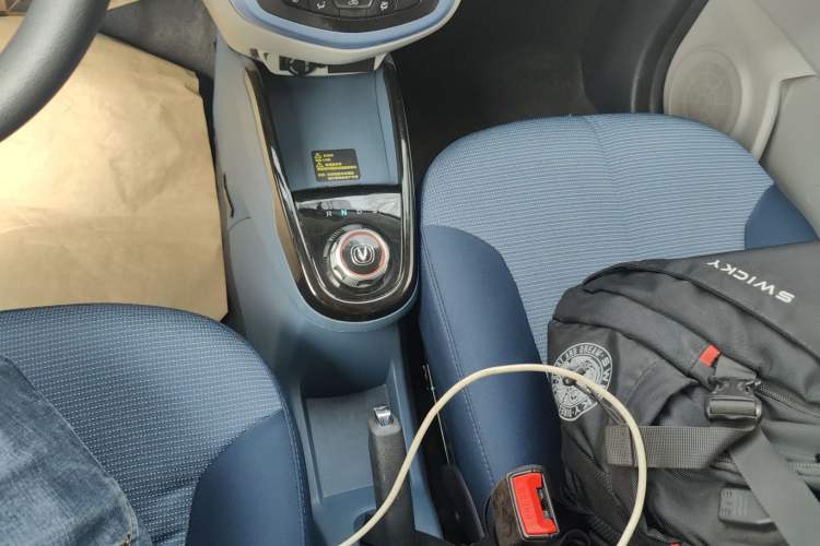 Used CHANGAN Benni E-Star 2021 National Edition Colorful Version Lithium Iron Phosphate (31.86 kWh) Gear Lever