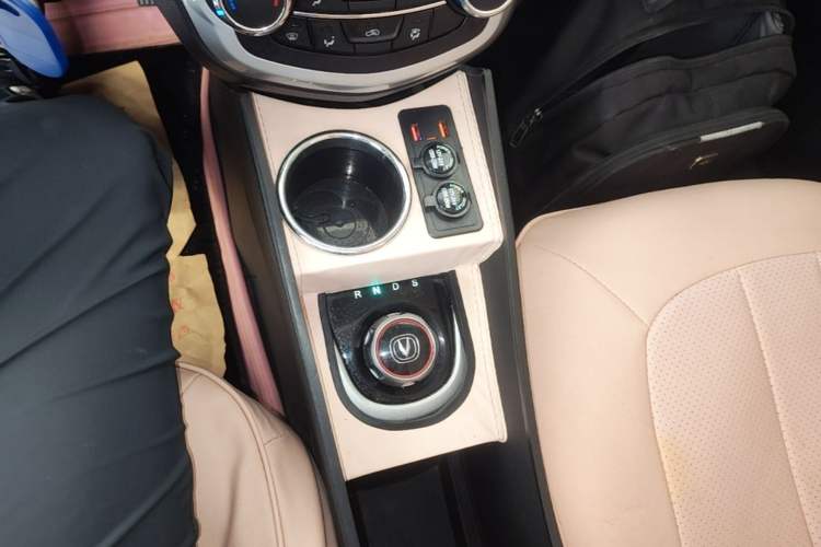 Used CHANGAN Benni E-Star 2021 National Edition Xin Yue Version (Fast-Charging Edition) Lithium Iron Phosphate (31.18 kWh) Gear Lever