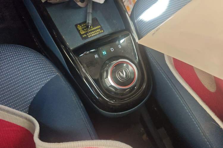 Used CHANGAN Benni E-Star 2021 National Edition Colorful Version Lithium Iron Phosphate (31.95 kWh) Gear Lever