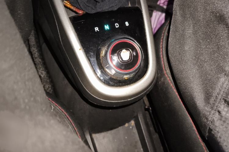 Used CHANGAN Benni E-Star 2021 National Edition Xin Yue Version Lithium-Ion Battery Gear Lever