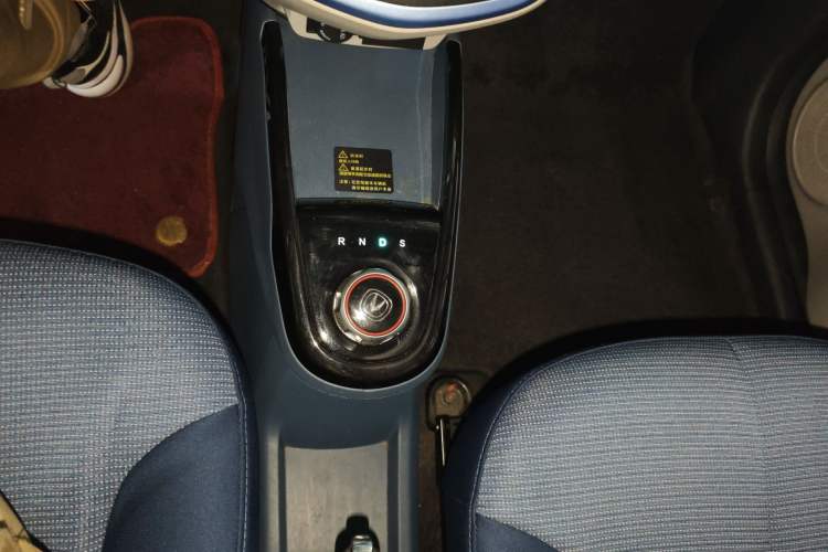 Used CHANGAN Benni E-Star 2021 National Edition Colorful Version Lithium Iron Phosphate (31.86 kWh) Gear Lever