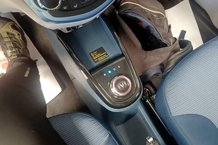 Used CHANGAN Benni E-Star 2021 National Edition Colorful Version Lithium Iron Phosphate (31.86 kWh) Gear Lever