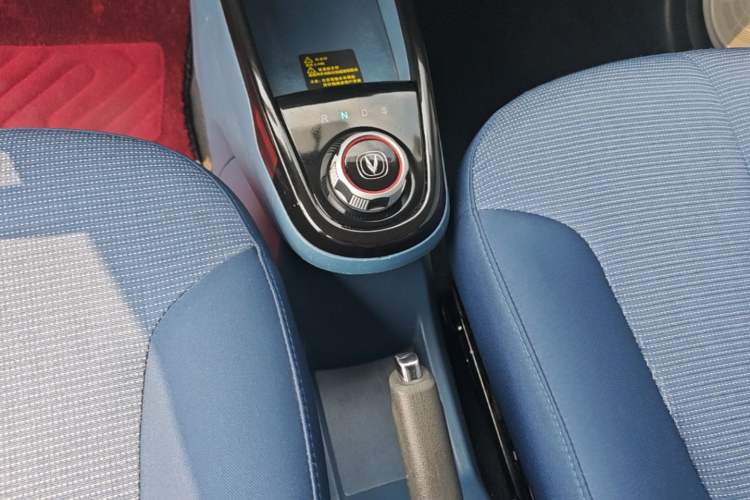 Used CHANGAN Benni E-Star 2021 National Edition Colorful Version Lithium Iron Phosphate (31.95 kWh) Gear Lever