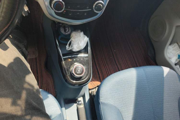 Used CHANGAN Benni E-Star 2021 National Edition Colorful Version Lithium Iron Phosphate (31.18 kWh) Gear Lever