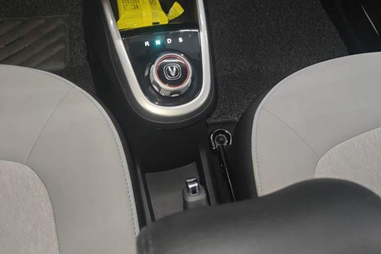 Used CHANGAN Benni E-Star 2021 National Edition Xinyi Version (Fast-Charging Edition) Lithium Iron Phosphate (31.95 kWh) Gear Lever