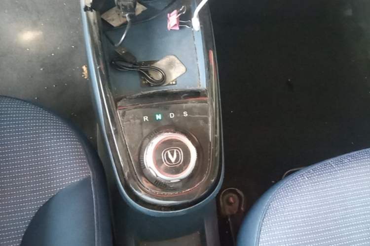Used CHANGAN Benni E-Star 2021 National Edition Colorful Model (Fast-Charging Version) Lithium Iron Phosphate (31.95 kWh) Gear Lever