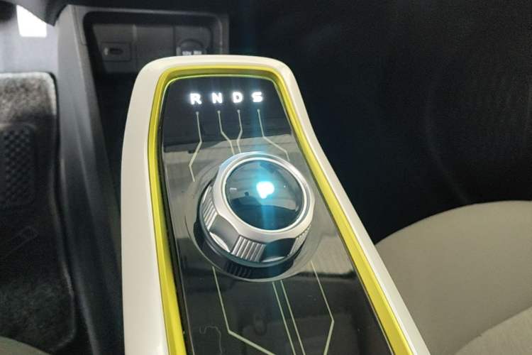 Used CHANGAN Benni E-Star 2021 National Edition Xinyi Edition (Fast-Charging Version) Lithium-NMC Gear Lever