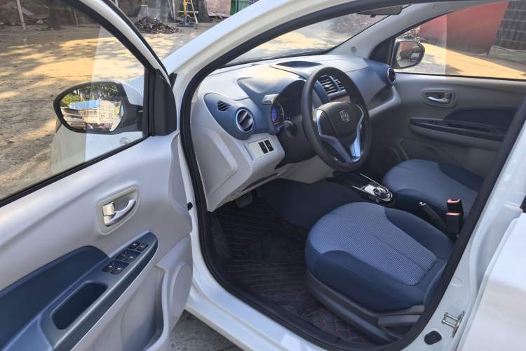 Used CHANGAN Benni E-Star 2021 National Edition Colorful Version Lithium Iron Phosphate (31.86 kWh) Interior 1