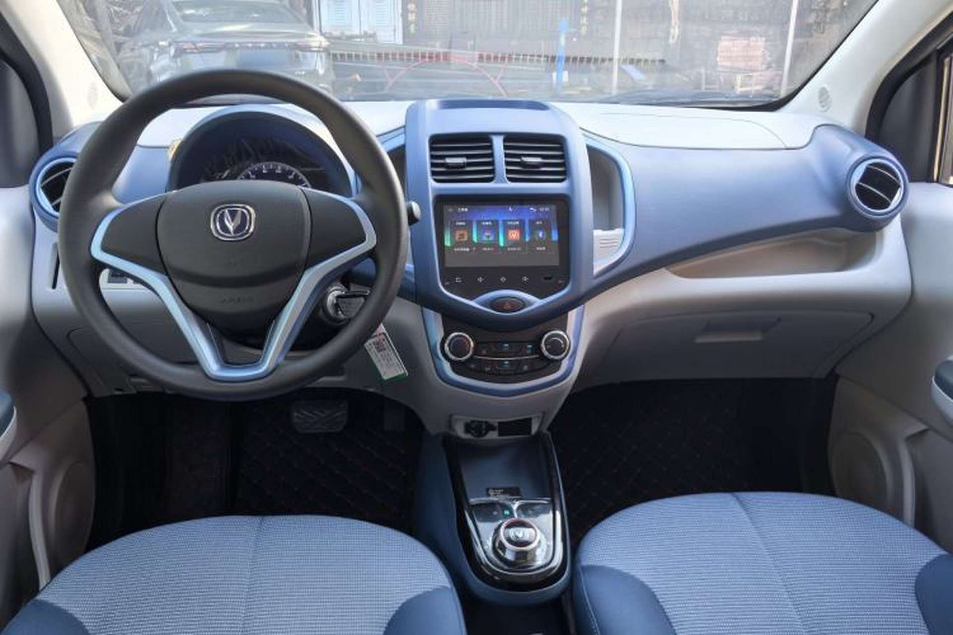 Used CHANGAN Benni E-Star 2021 National Edition Colorful Version Lithium Iron Phosphate (31.86 kWh) Interior 2