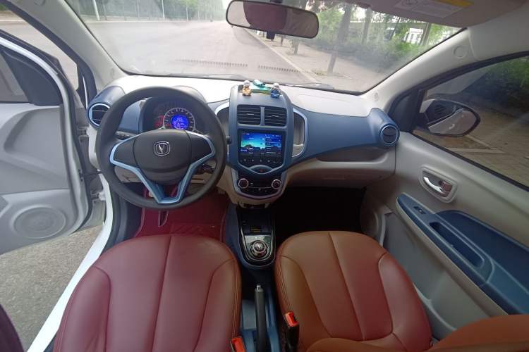 Used CHANGAN Benni E-Star 2021 National Edition Colorful Version Lithium Iron Phosphate (31.86 kWh) Interior 3