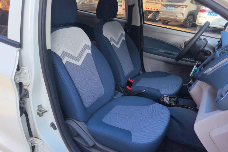 Used CHANGAN Benni E-Star 2021 National Edition Colorful Version Lithium Iron Phosphate (31.86 kWh) Interior 4