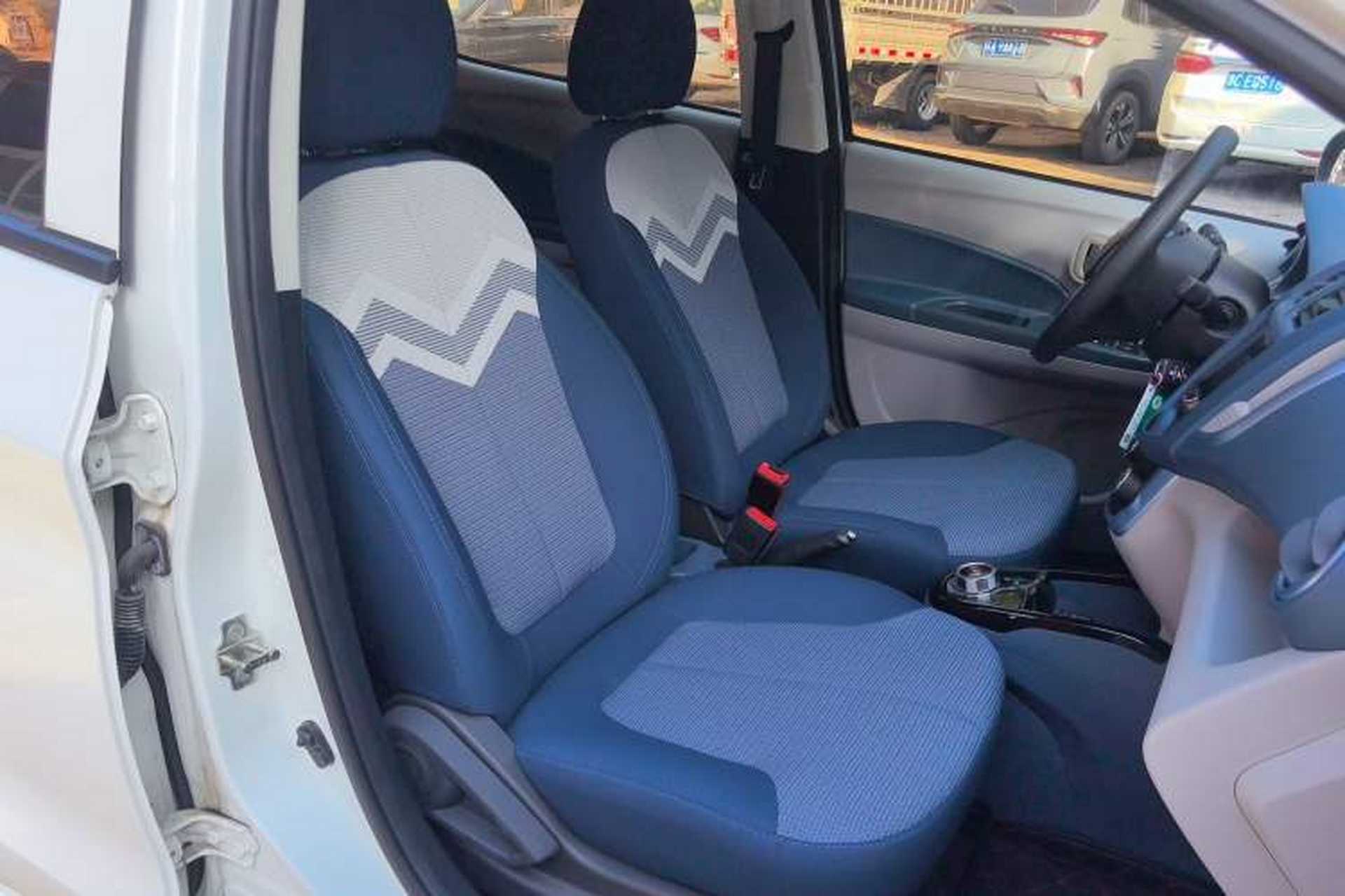 Used CHANGAN Benni E-Star 2021 National Edition Colorful Version Lithium Iron Phosphate (31.86 kWh) Interior 4