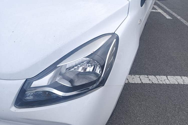 Used CHANGAN Benni E-Star 2021 National Edition Heart-Pounding Edition Lithium Iron Phosphate Left Front Headlight