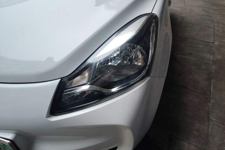 Used CHANGAN Benni E-Star 2021 National Edition Colorful Version Lithium Iron Phosphate (31.86 kWh) Left Front Headlight