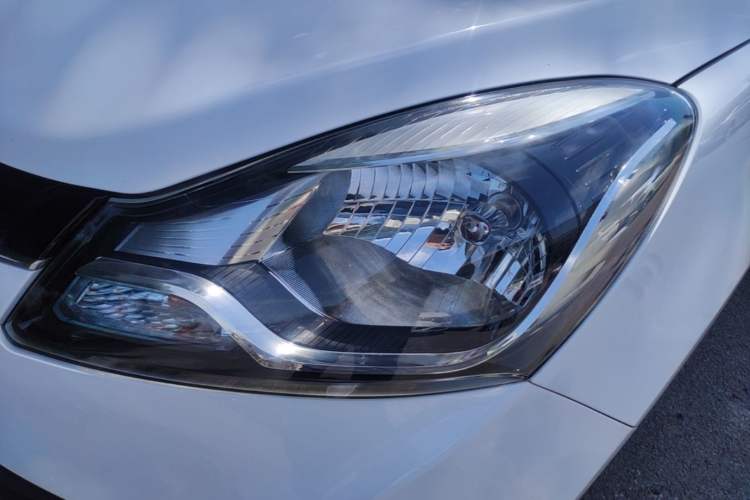 Used CHANGAN Benni E-Star 2021 National Edition Xinyi Version (Fast-Charging Edition) Lithium Iron Phosphate (31.95 kWh) Left Front Headlight