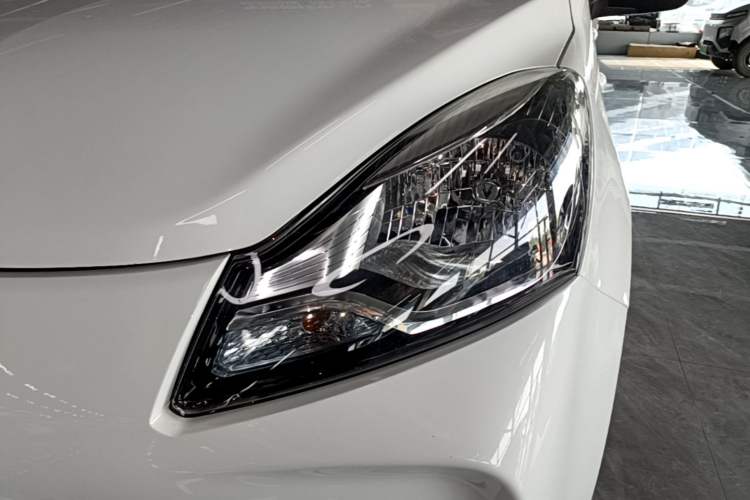 Used CHANGAN Benni E-Star 2021 National Edition Xin Yue Version (Fast-Charging Edition) Lithium Iron Phosphate (31.18 kWh) Left Front Headlight